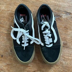 Van’s Knu School Skate Sneaker Size Men’s 6.5